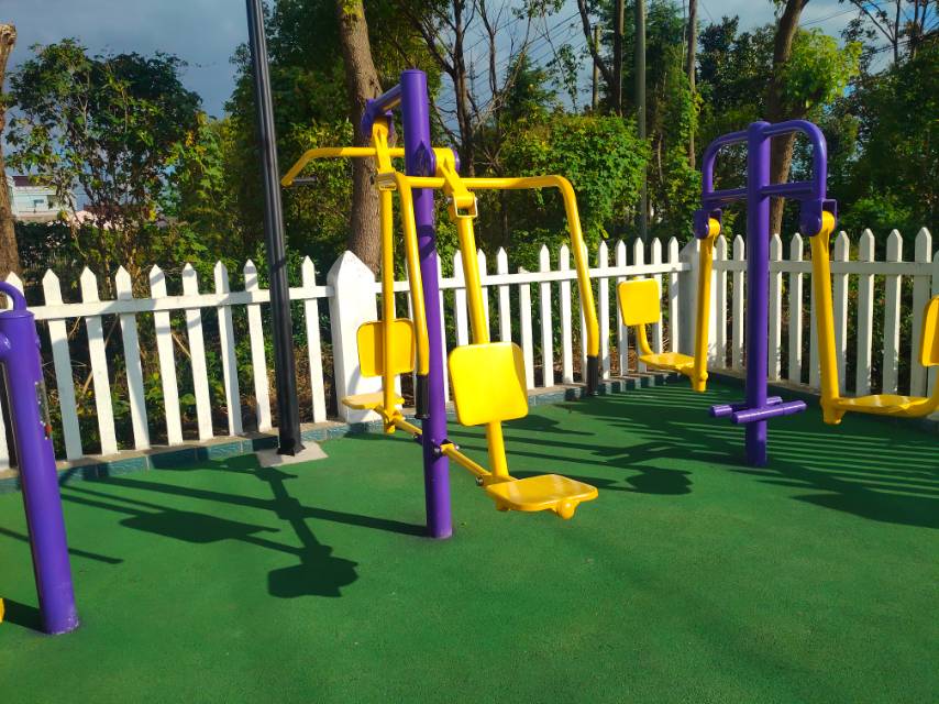 坐推坐拉器 坐推坐拉器