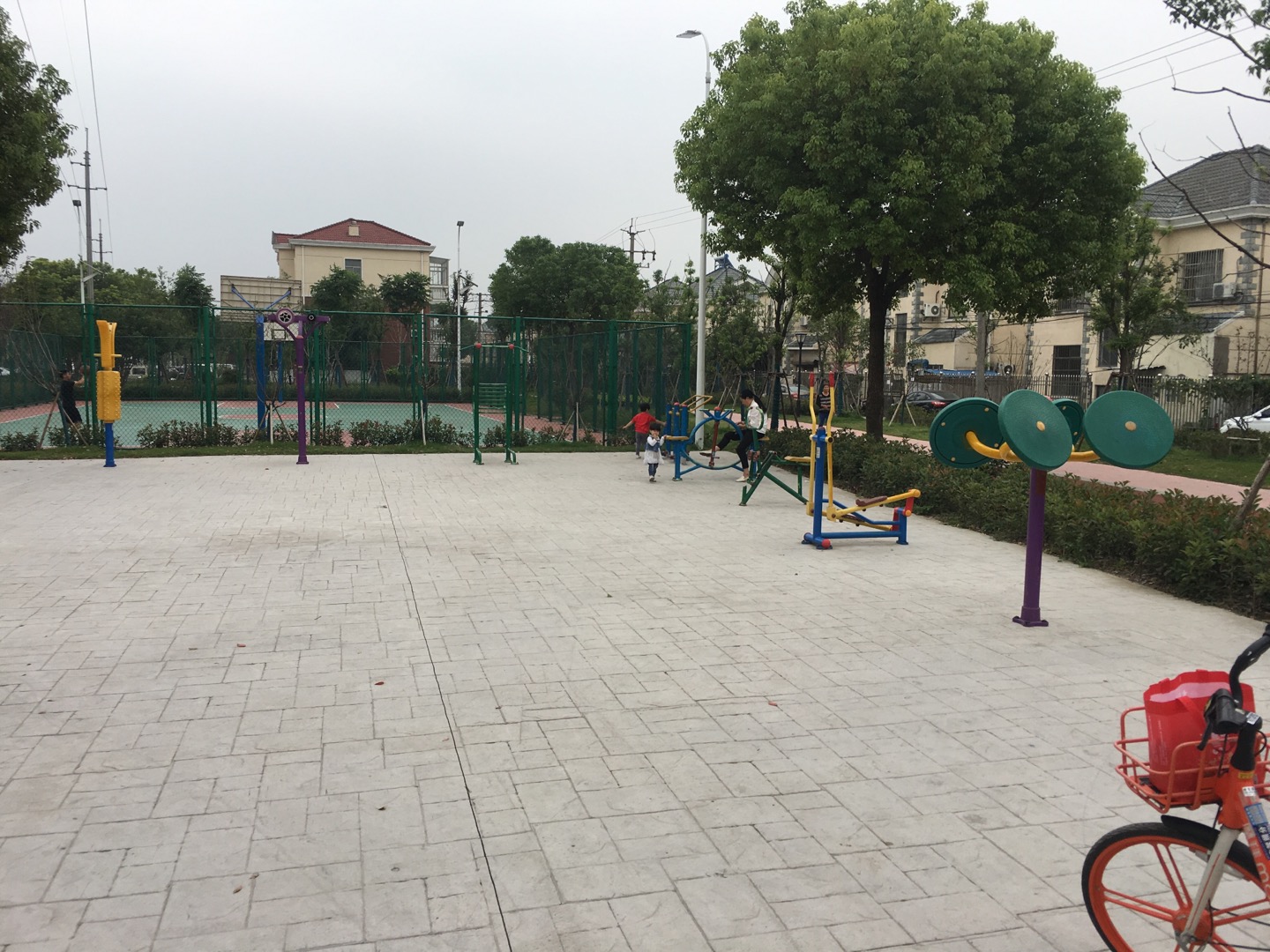 華 興 健 身 點(diǎn)（新農(nóng)村）