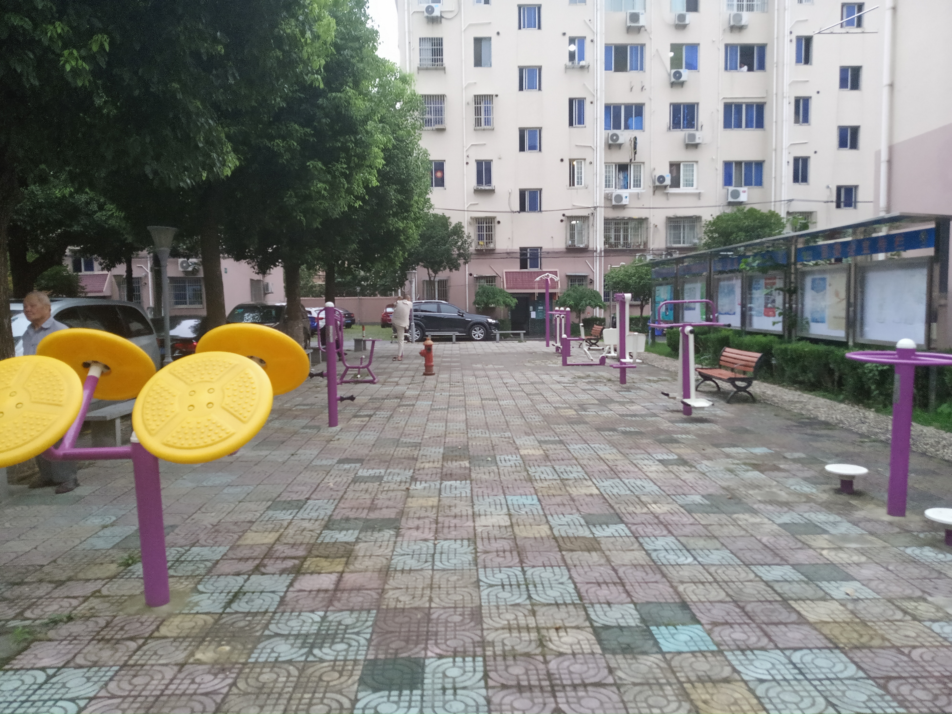 顓溪十村小區(qū)健身苑點