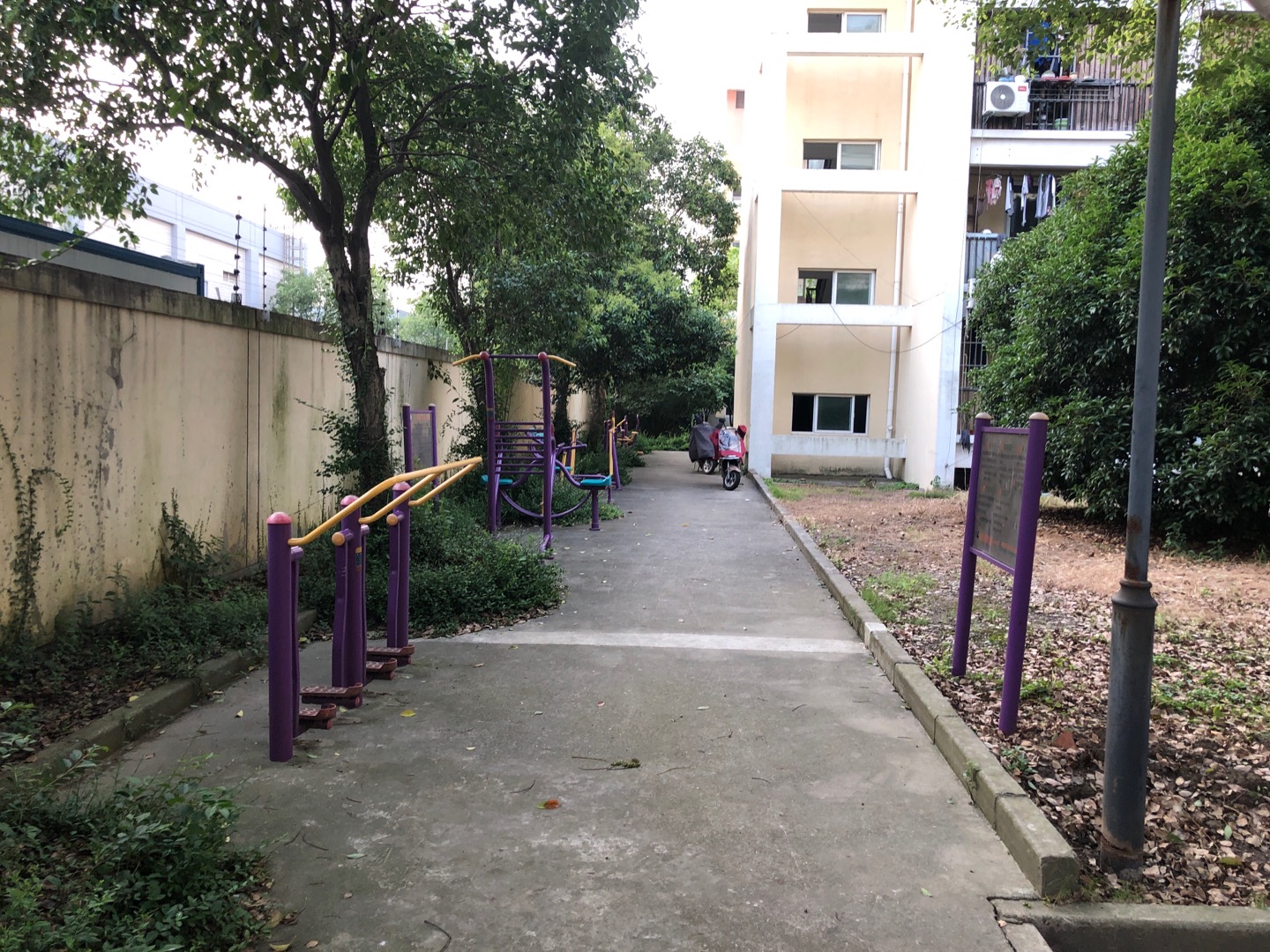 上海市崇明區(qū)堡鎮(zhèn)永和村堡東11隊(duì)1359號(hào) 上海市崇明區(qū)堡鎮(zhèn)永和村堡東11隊(duì)1359號(hào)