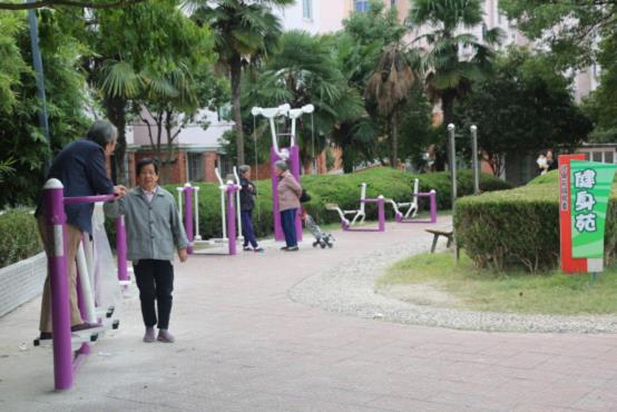 興銀居委健身A點(diǎn)南側(cè) 興銀居委健身A點(diǎn)南側(cè)