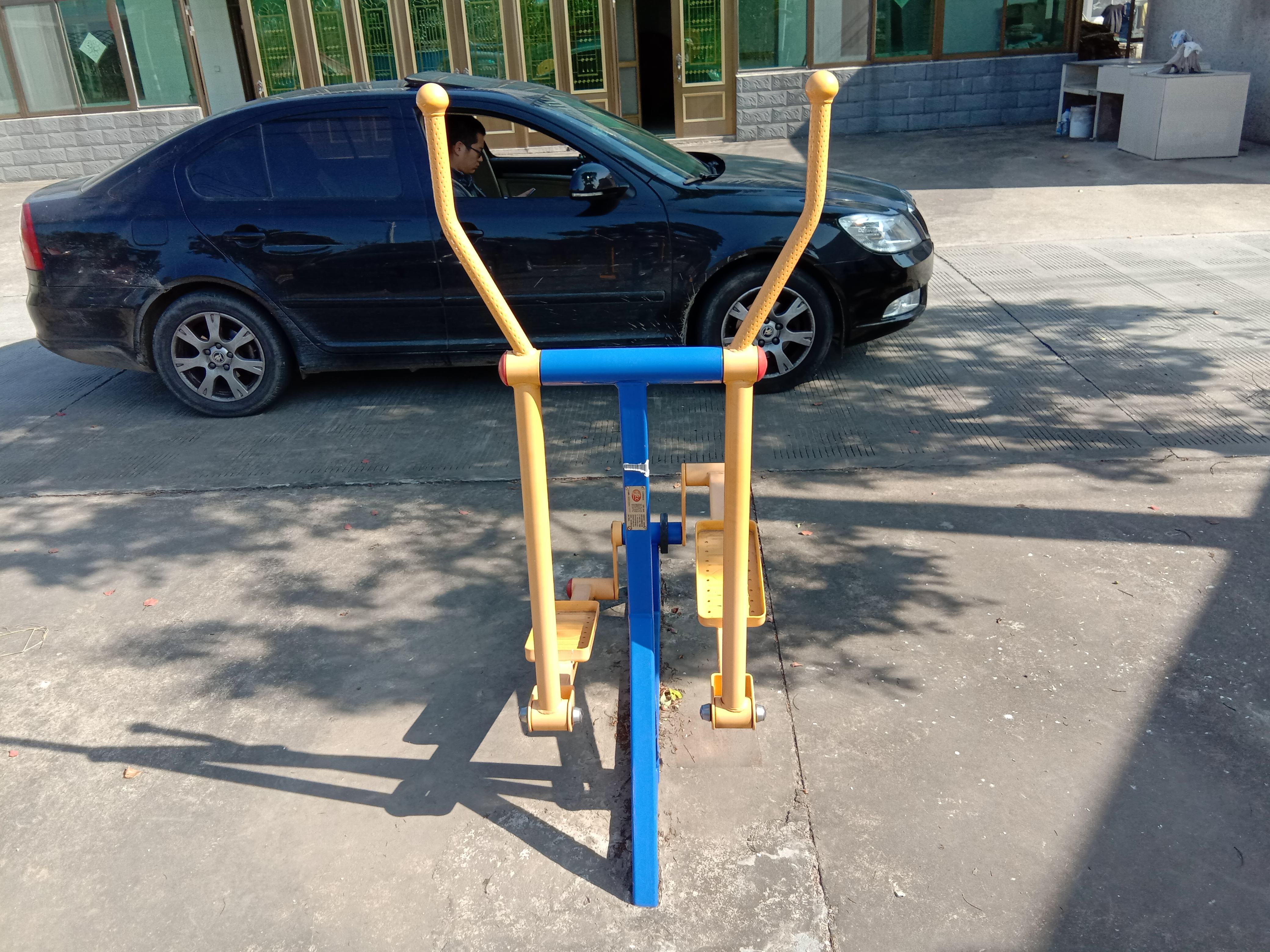 室外橢圓機(jī) 室外橢圓機(jī)