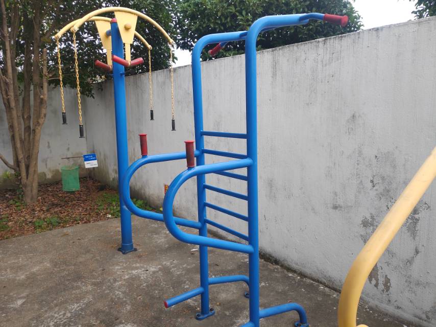 多功能訓練器 多功能訓練器