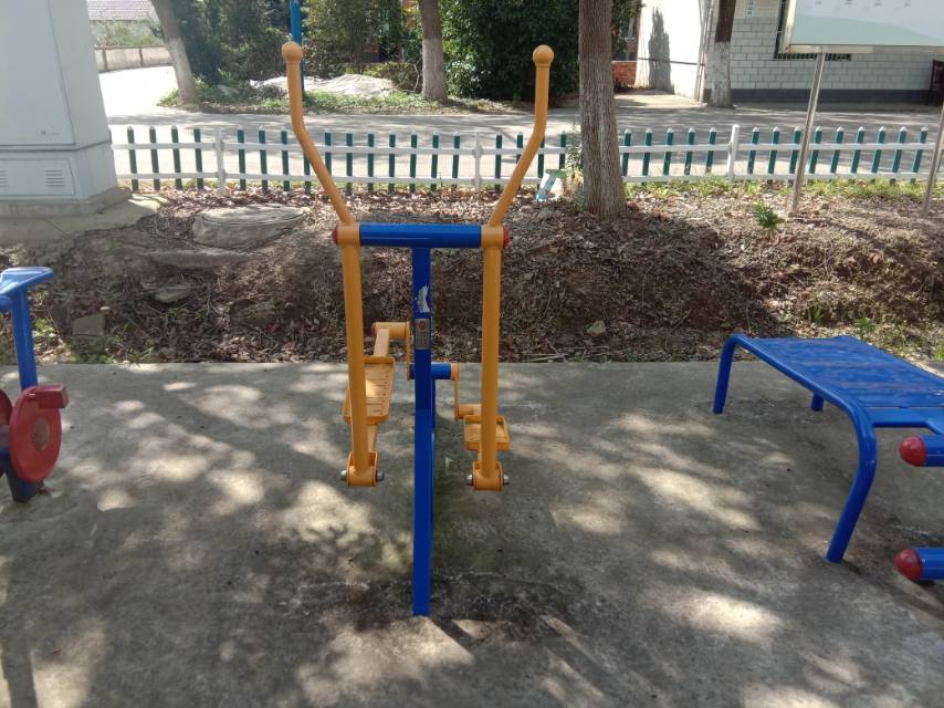 室外橢圓機(jī) 室外橢圓機(jī)