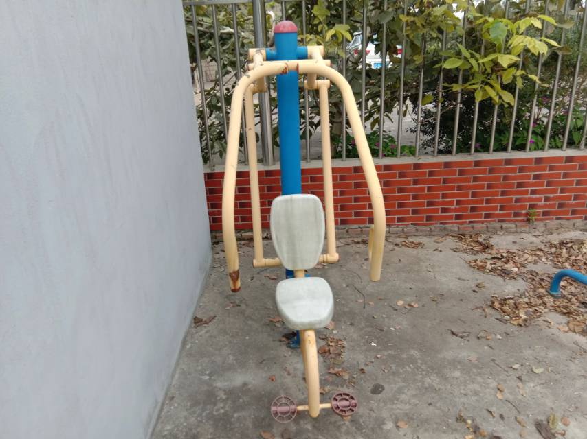 自重推胸器 自重推胸器