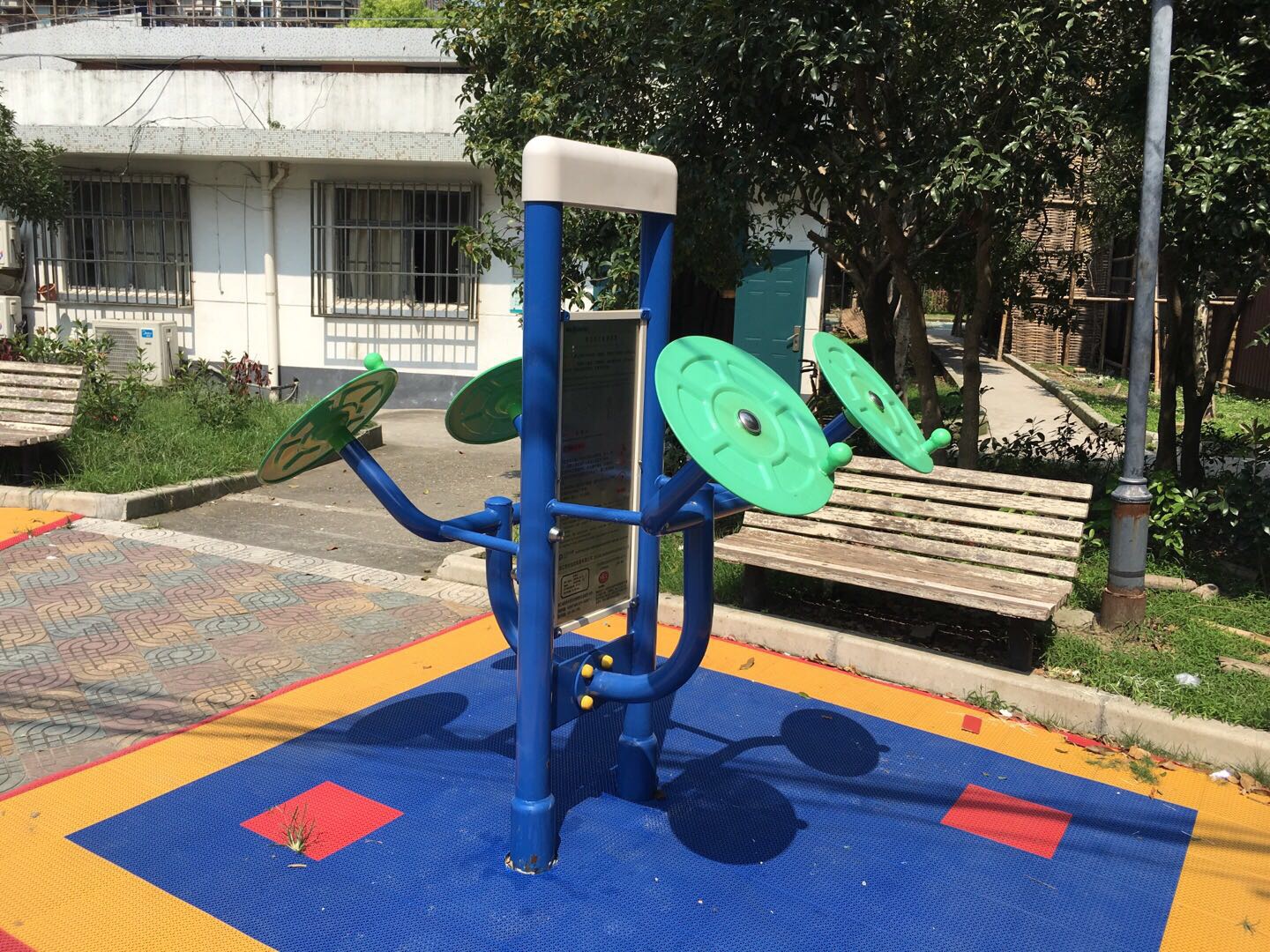 雙立柱太極揉推器 雙立柱太極揉推器