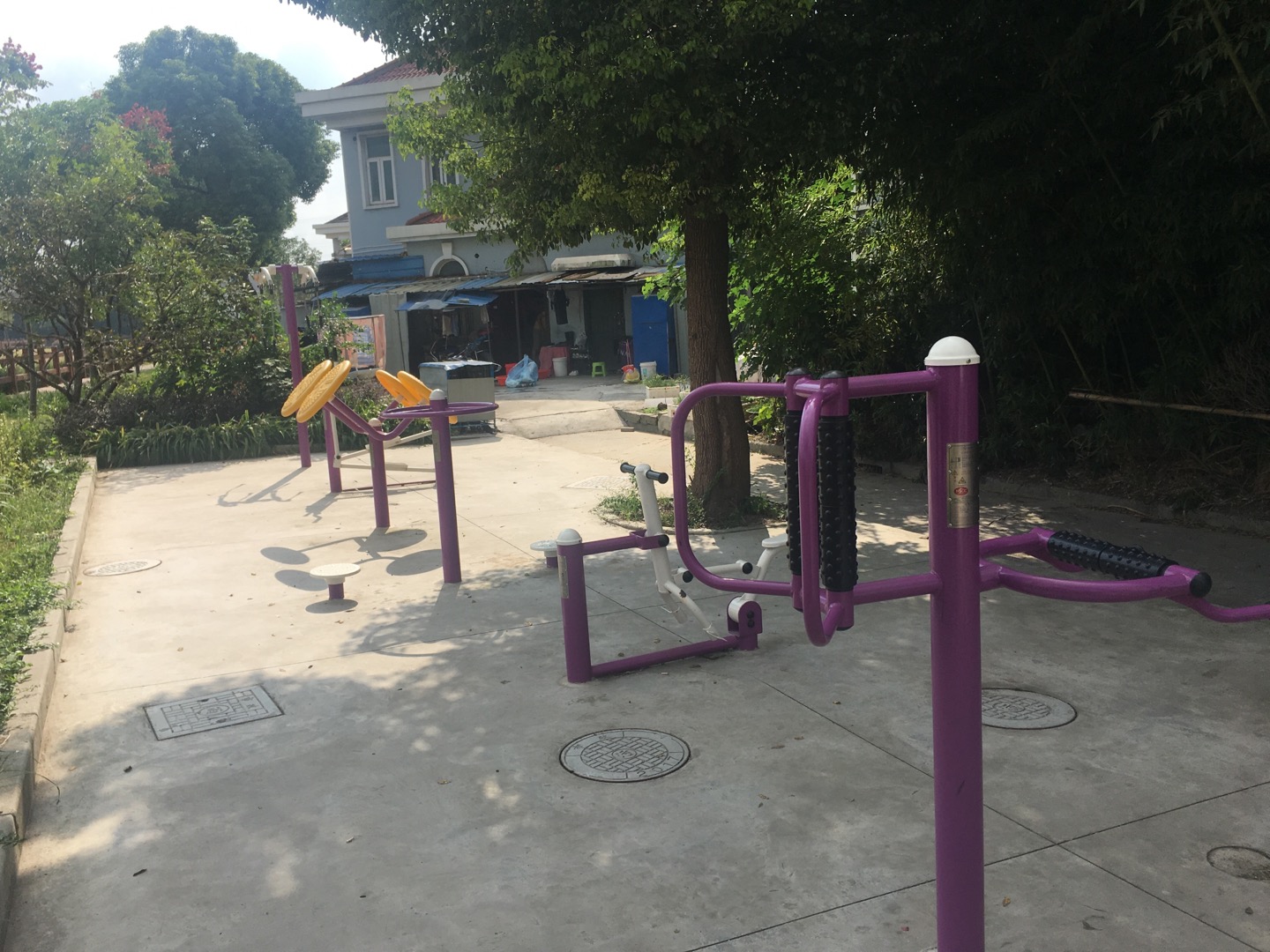 興聯(lián)中心村益智健身點(diǎn)