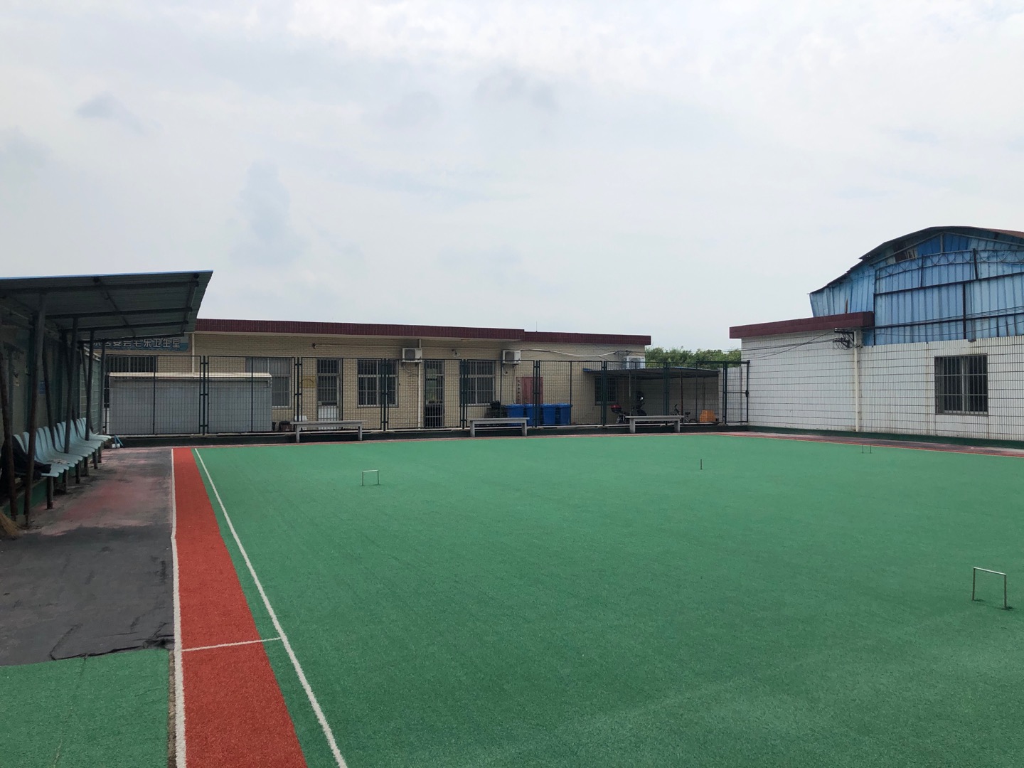 宅東居委會(huì)北門球場