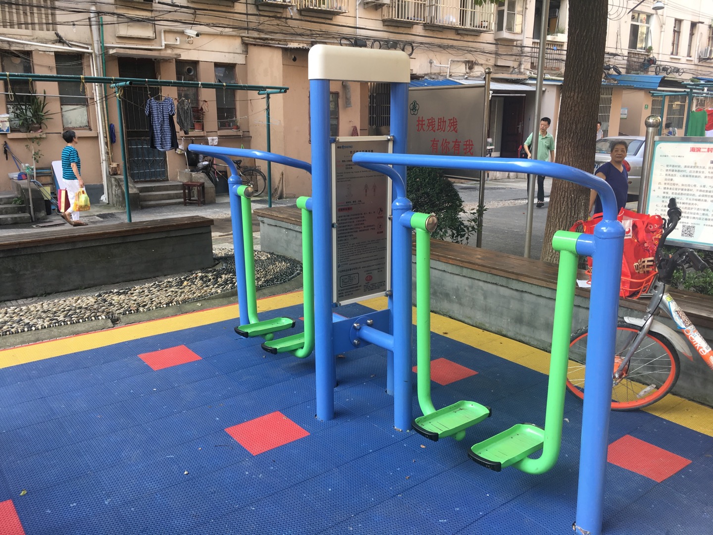 雙立柱太空漫步器 雙立柱太空漫步器