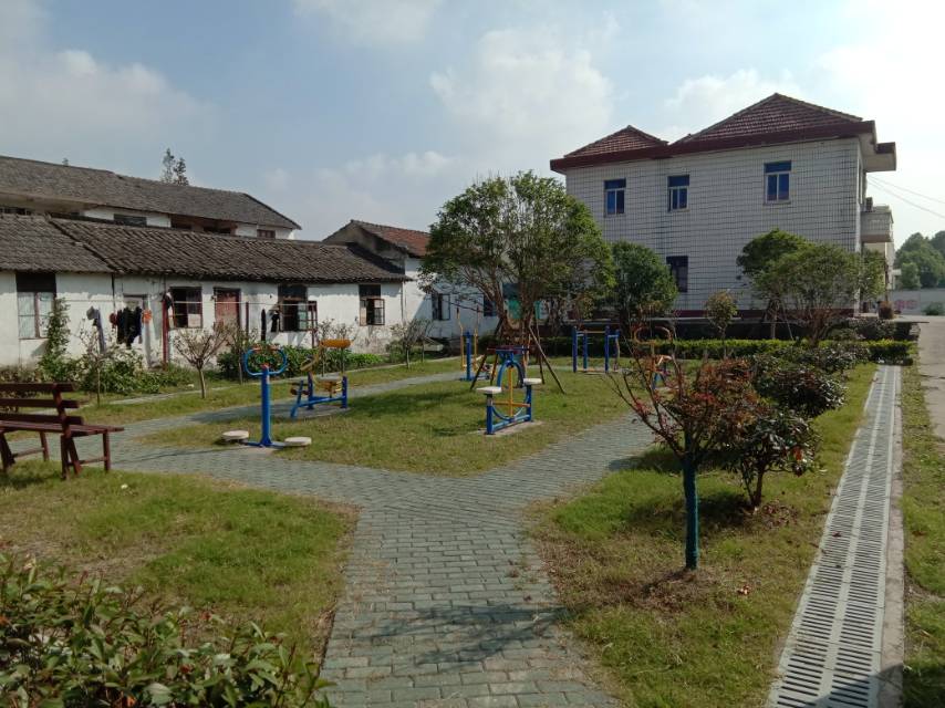 魯星村天臺(tái)路健身點(diǎn)