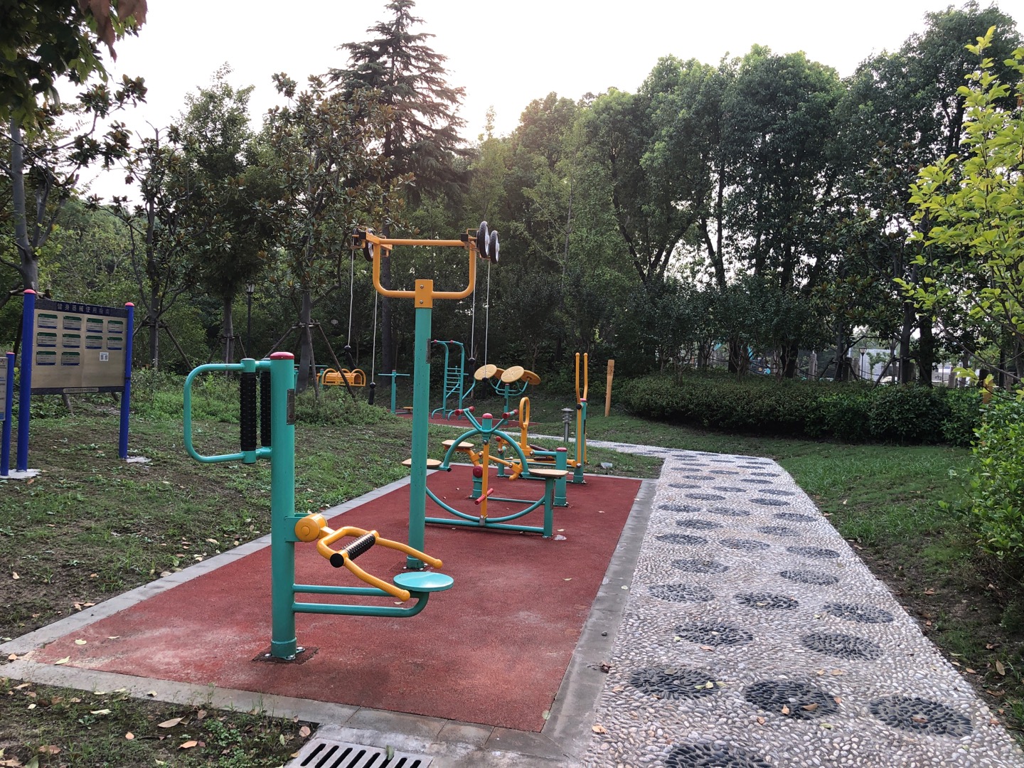 旗忠村L益智健身苑點