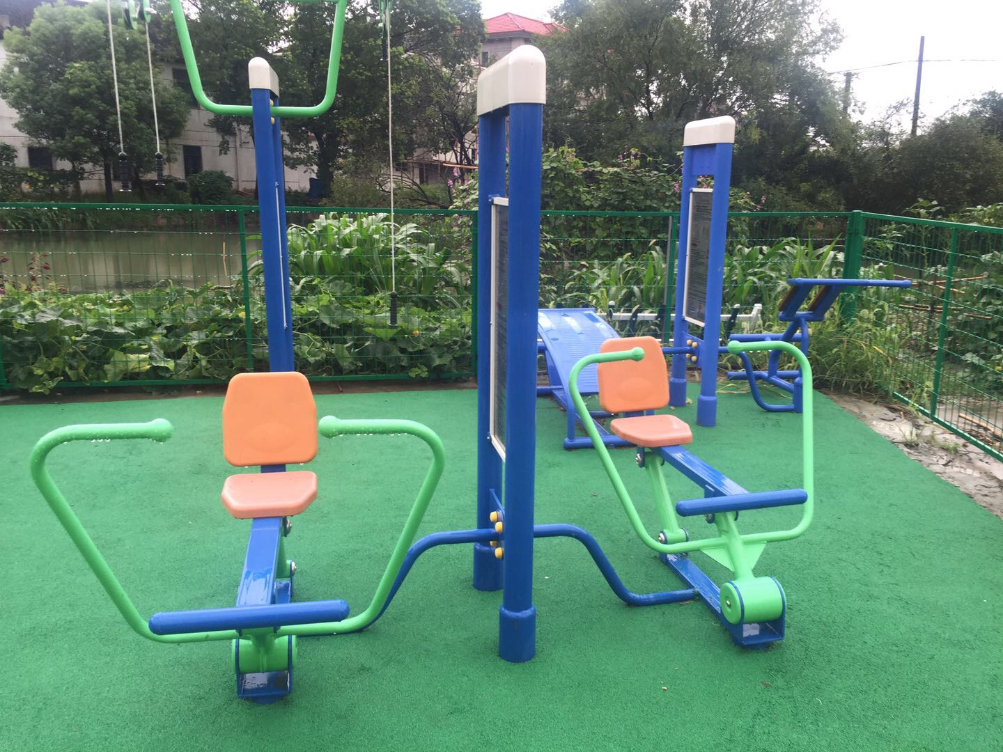 雙立柱平推平拉訓(xùn)練器 雙立柱平推平拉訓(xùn)練器