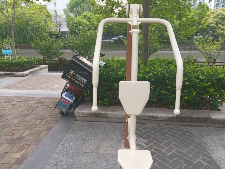 坐推訓(xùn)練器 坐推訓(xùn)練器