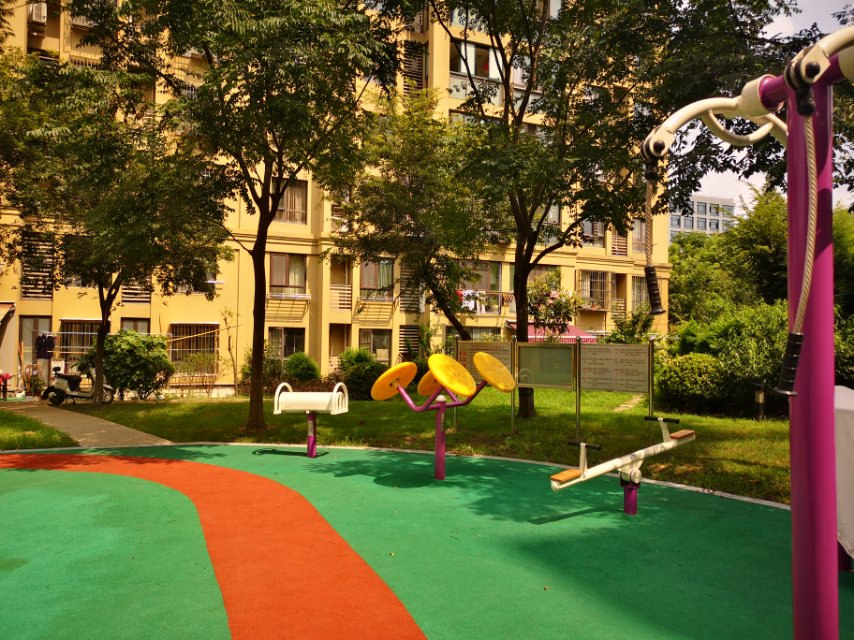 西郊英園居委健身苑點B