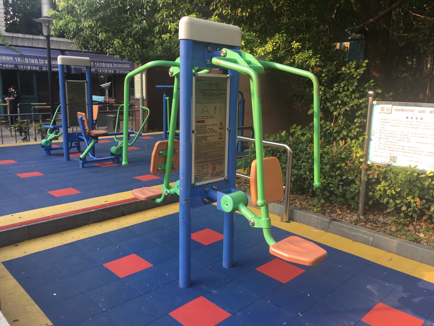 雙立柱前推訓(xùn)練器 雙立柱前推訓(xùn)練器