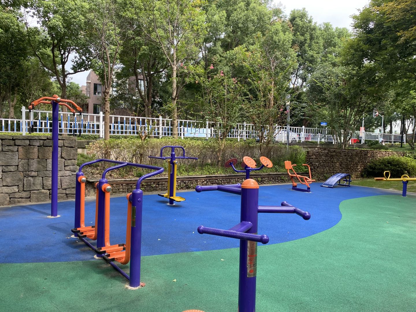 沿河路市民益智健身點 沿河路市民益智健身點