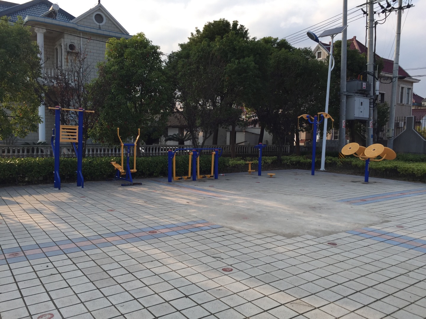 民生村十三組健身點