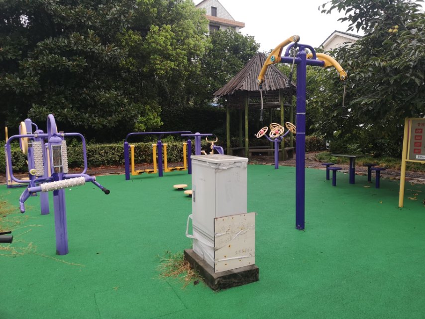 盈港社區(qū)勝利路健身點