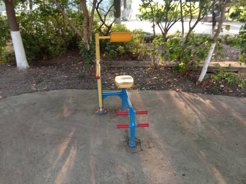 腹背鍛煉器 腹背鍛煉器