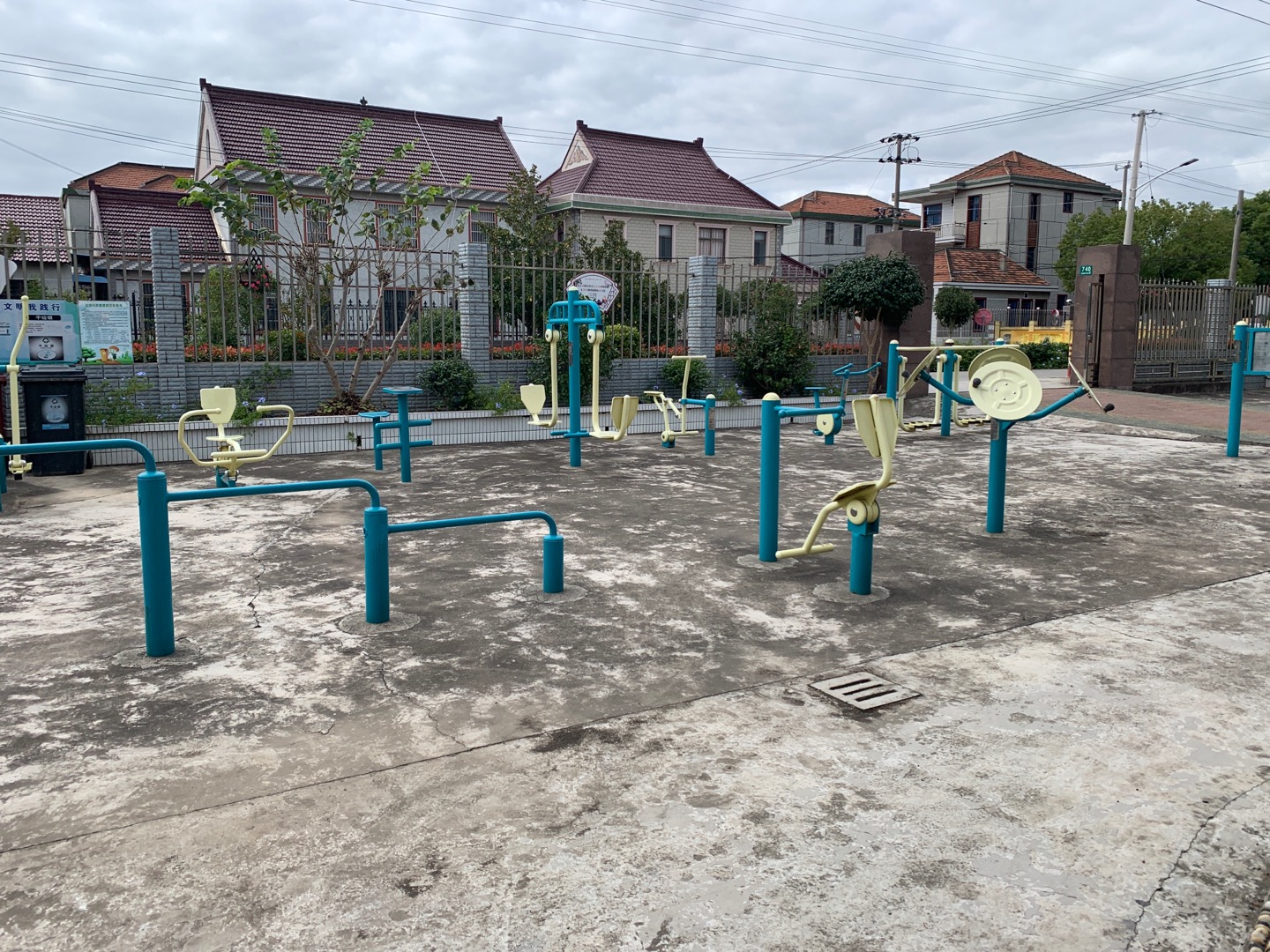 豎新鎮(zhèn)油橋村健身苑