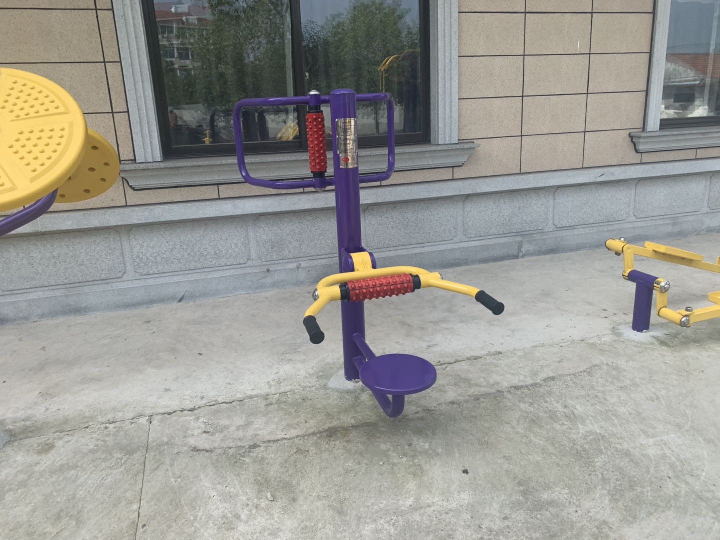 腰背按摩器 腰背按摩器