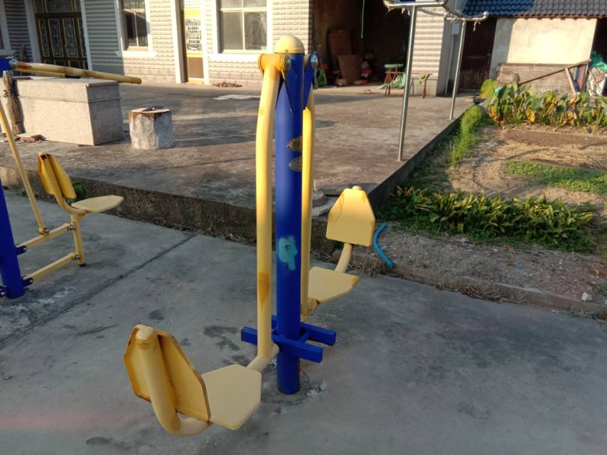 坐蹬訓(xùn)練器