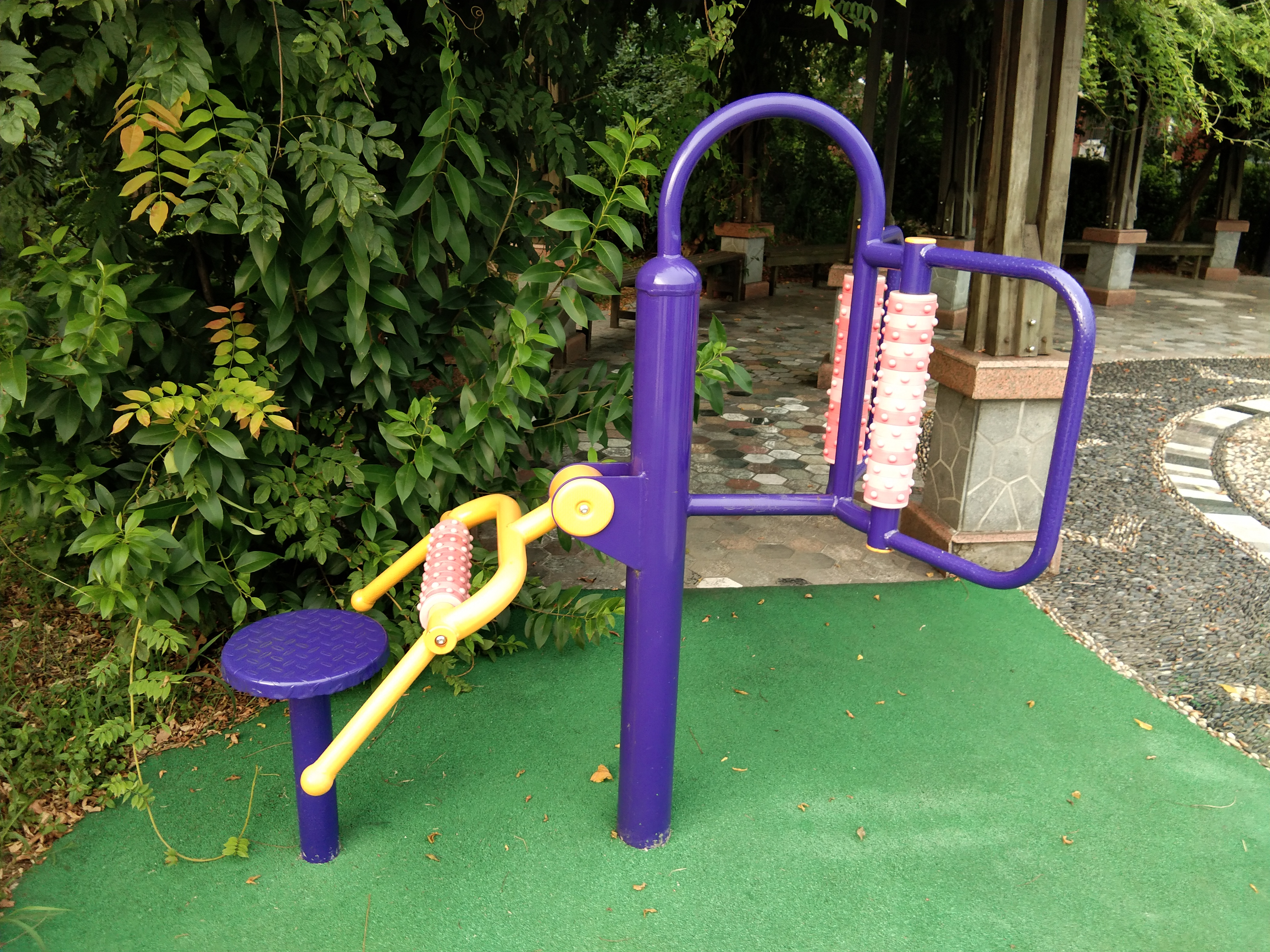 腰背按摩器 腰背按摩器