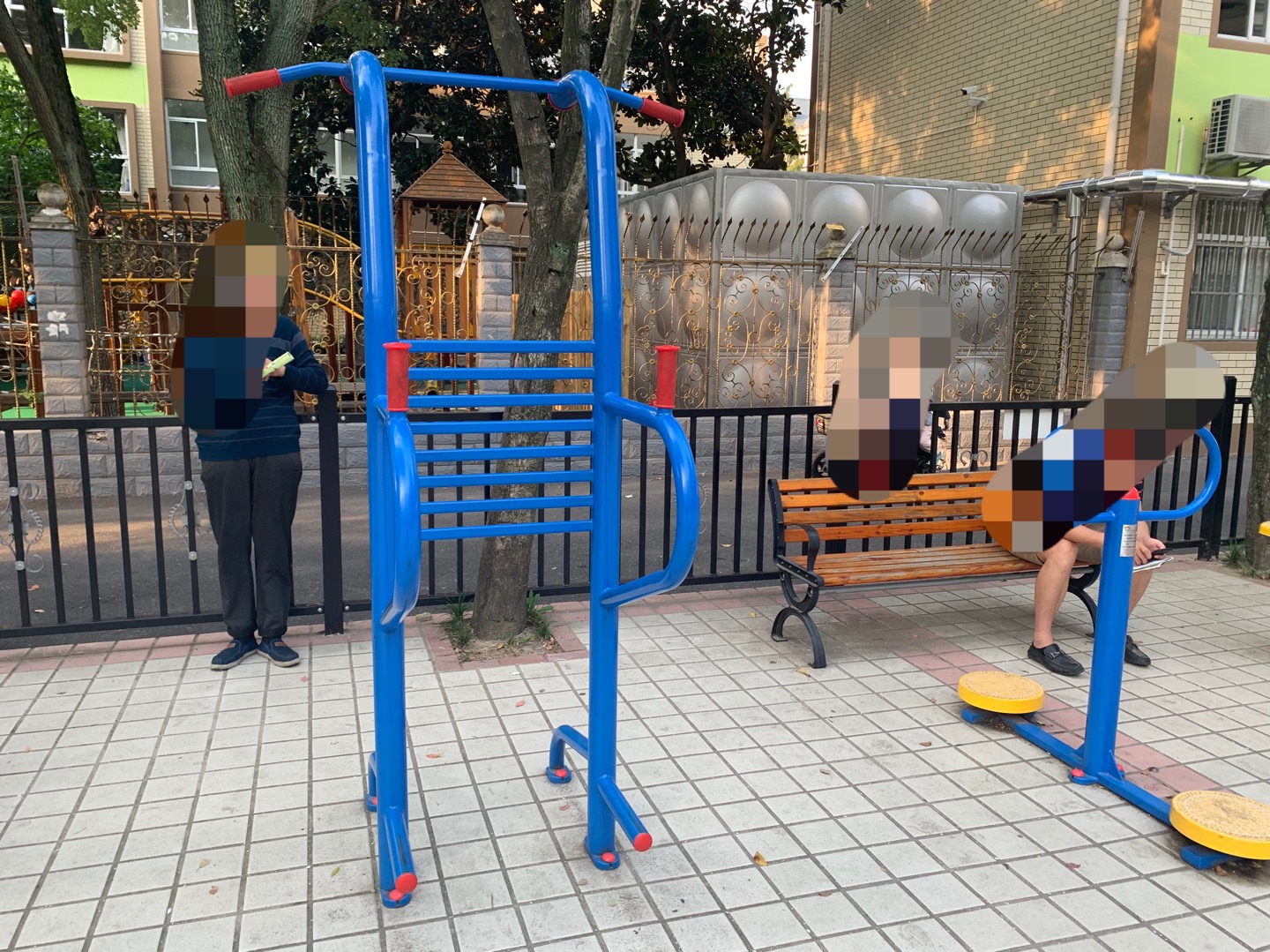 多功能訓練器 多功能訓練器