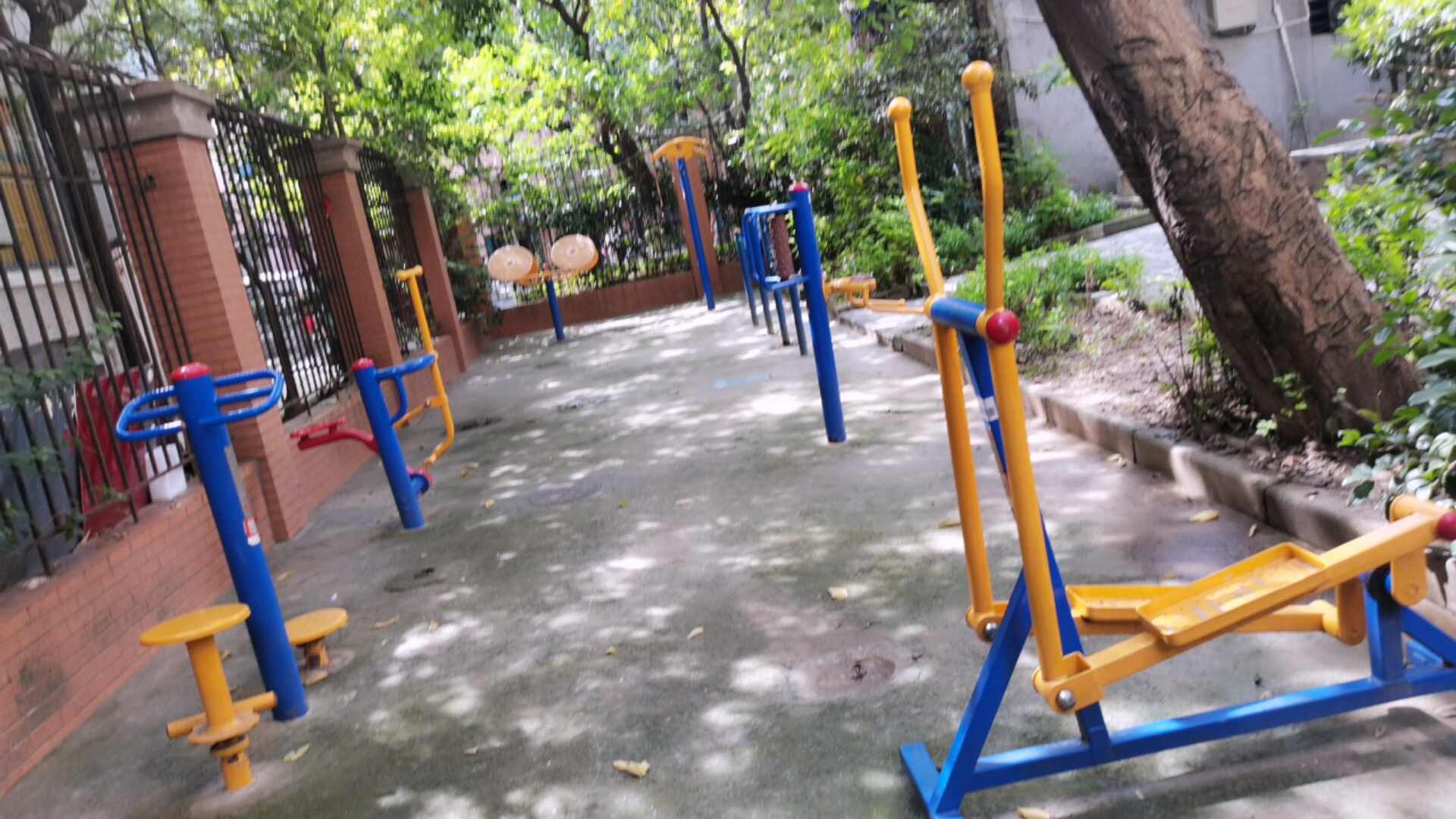 北梅園健身苑點(diǎn) 北梅園健身苑點(diǎn)