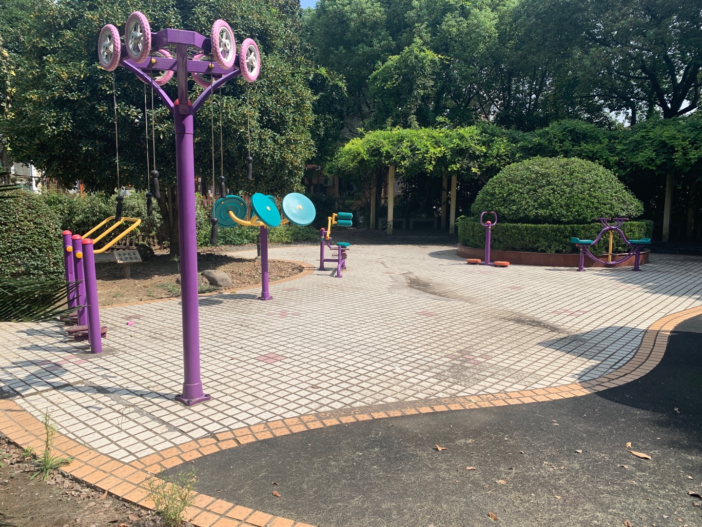 久陽文華府邸西健身點