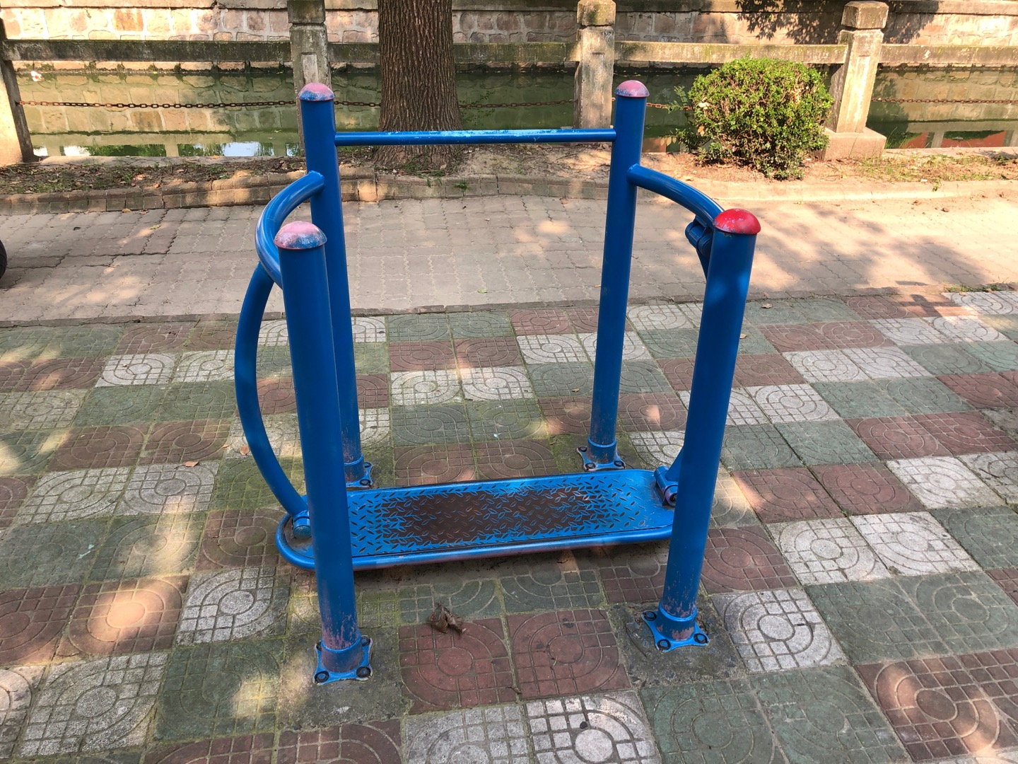 晃板健身器 晃板健身器