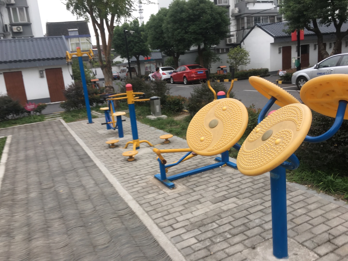 鎮(zhèn)南小區(qū)健身點