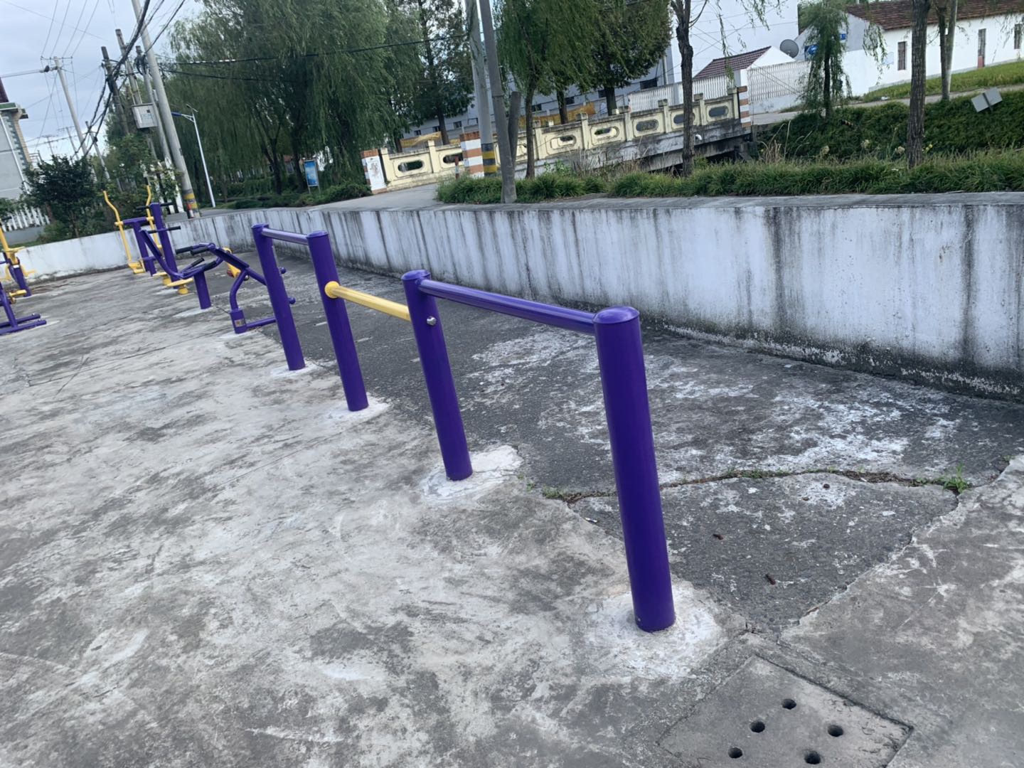 彈振壓腿器 彈振壓腿器