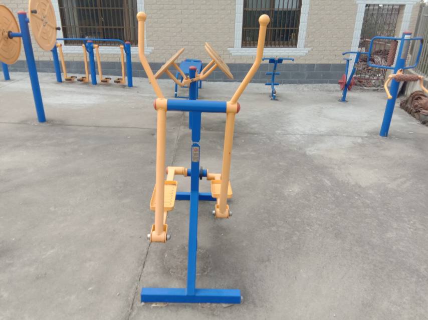 室外橢圓機(jī) 室外橢圓機(jī)