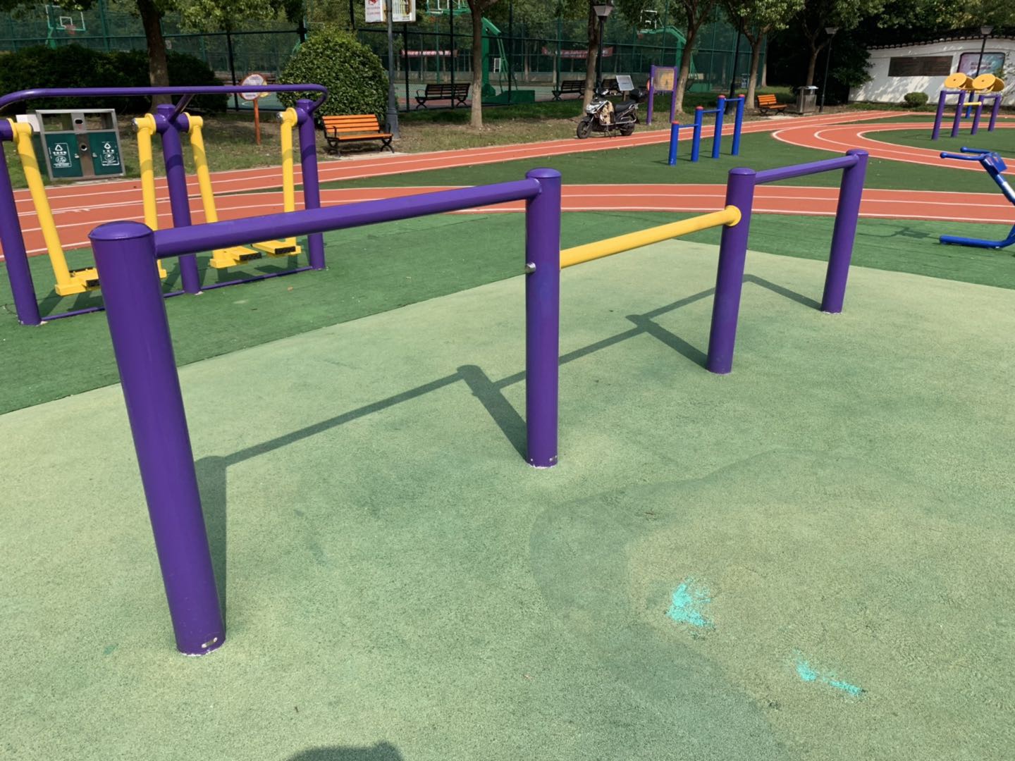 彈振壓腿器 彈振壓腿器