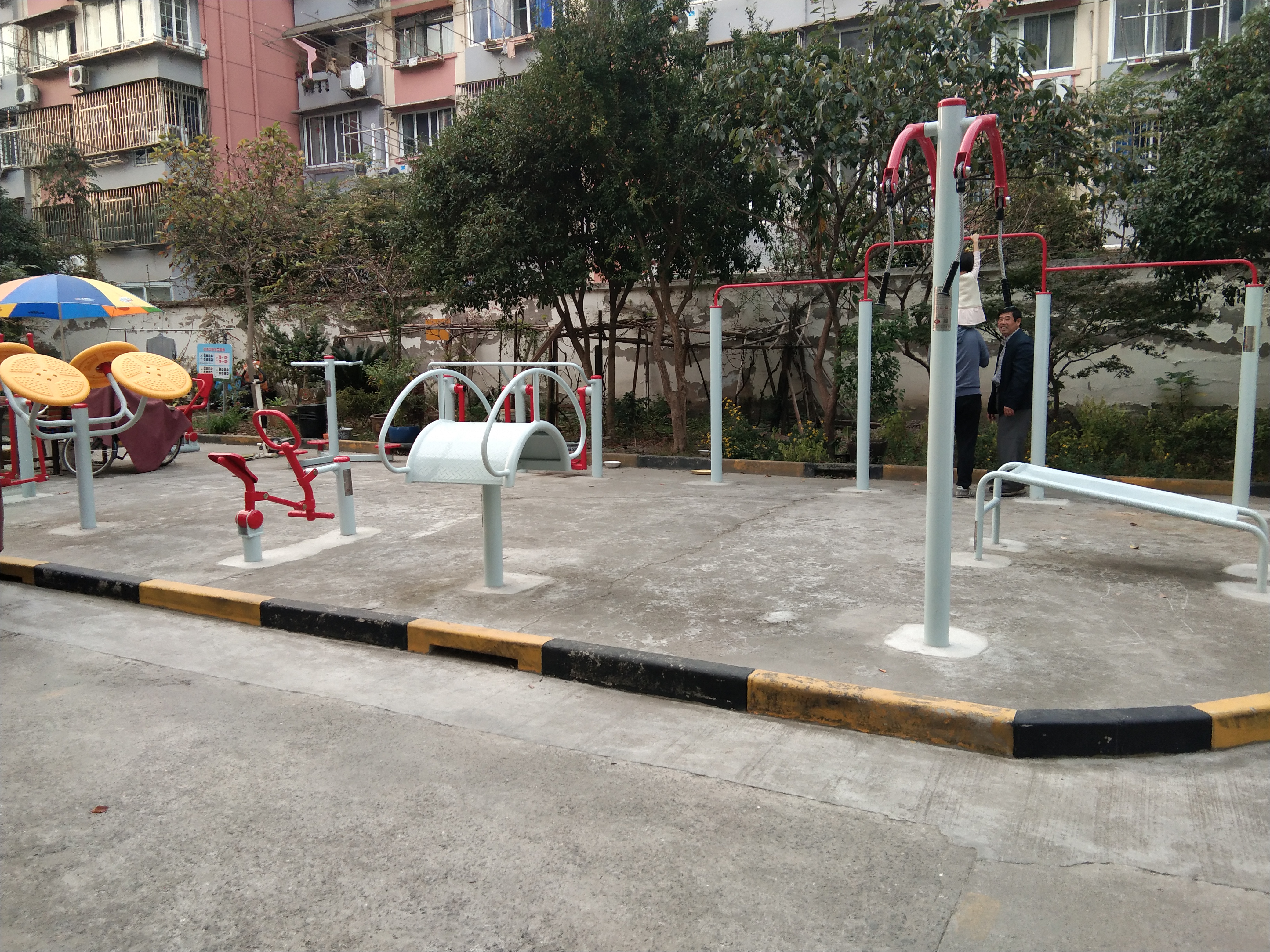 和平居委健身點