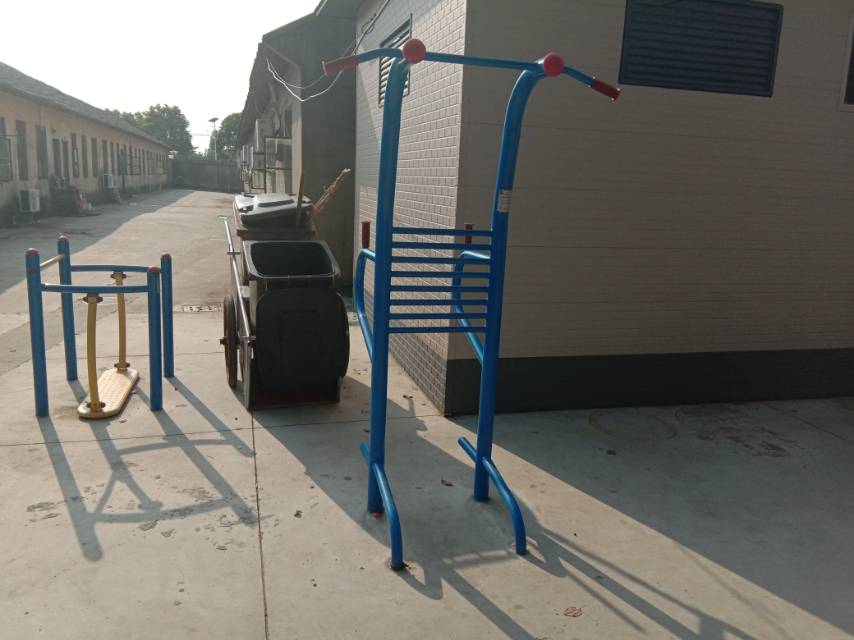 多功能訓(xùn)練器 多功能訓(xùn)練器