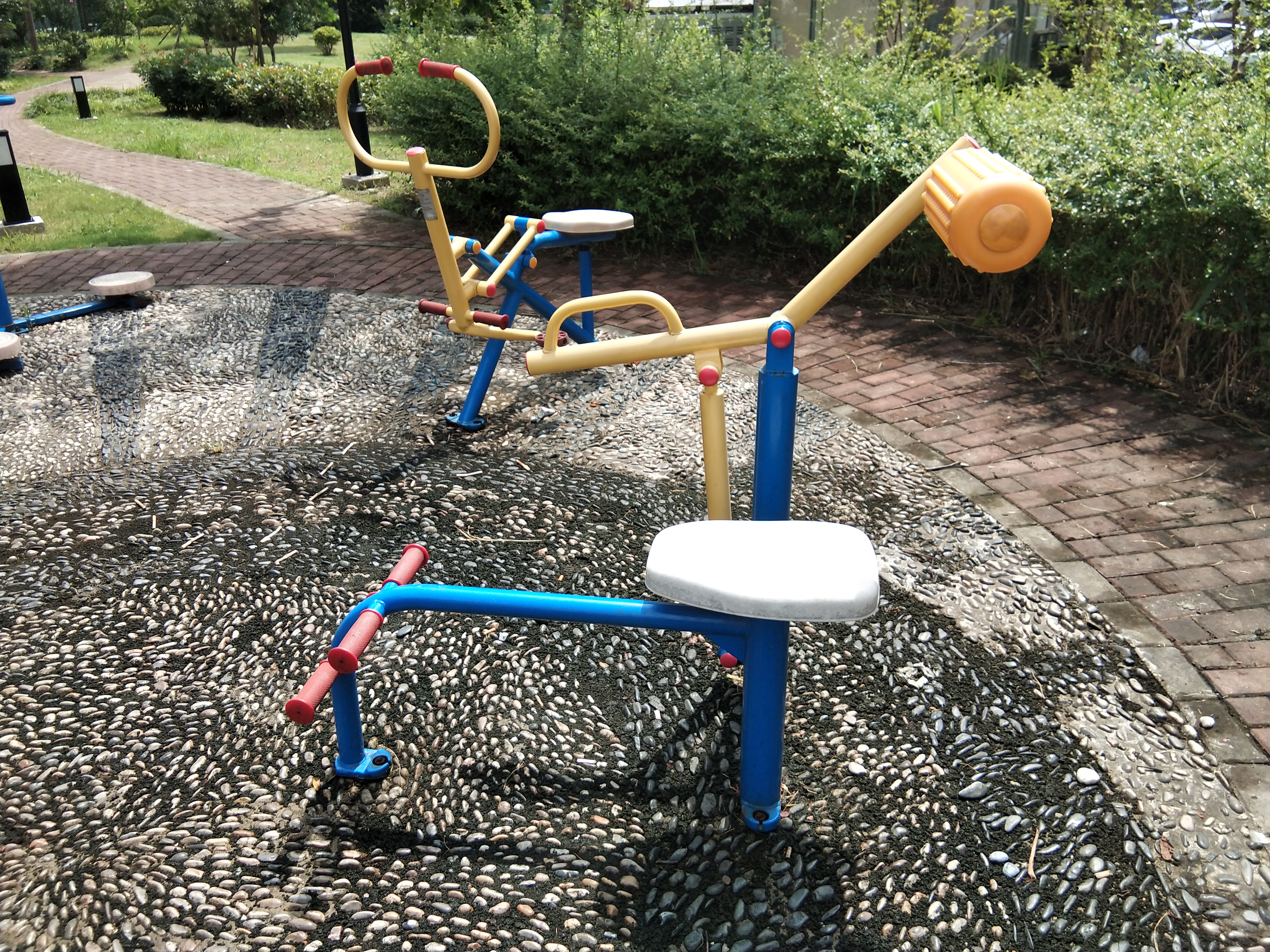 腹背鍛煉器 腹背鍛煉器