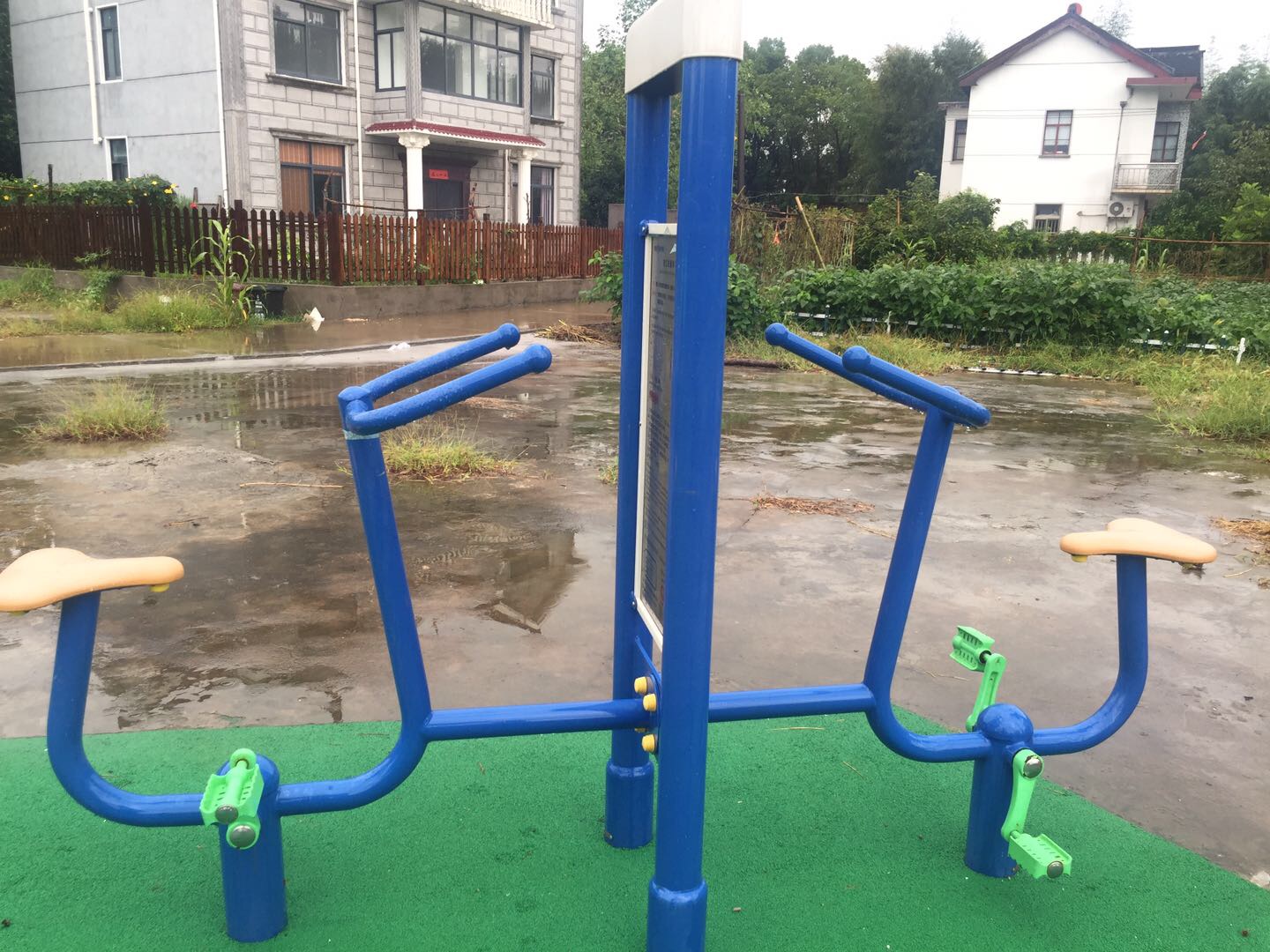 雙立柱健身車 雙立柱健身車