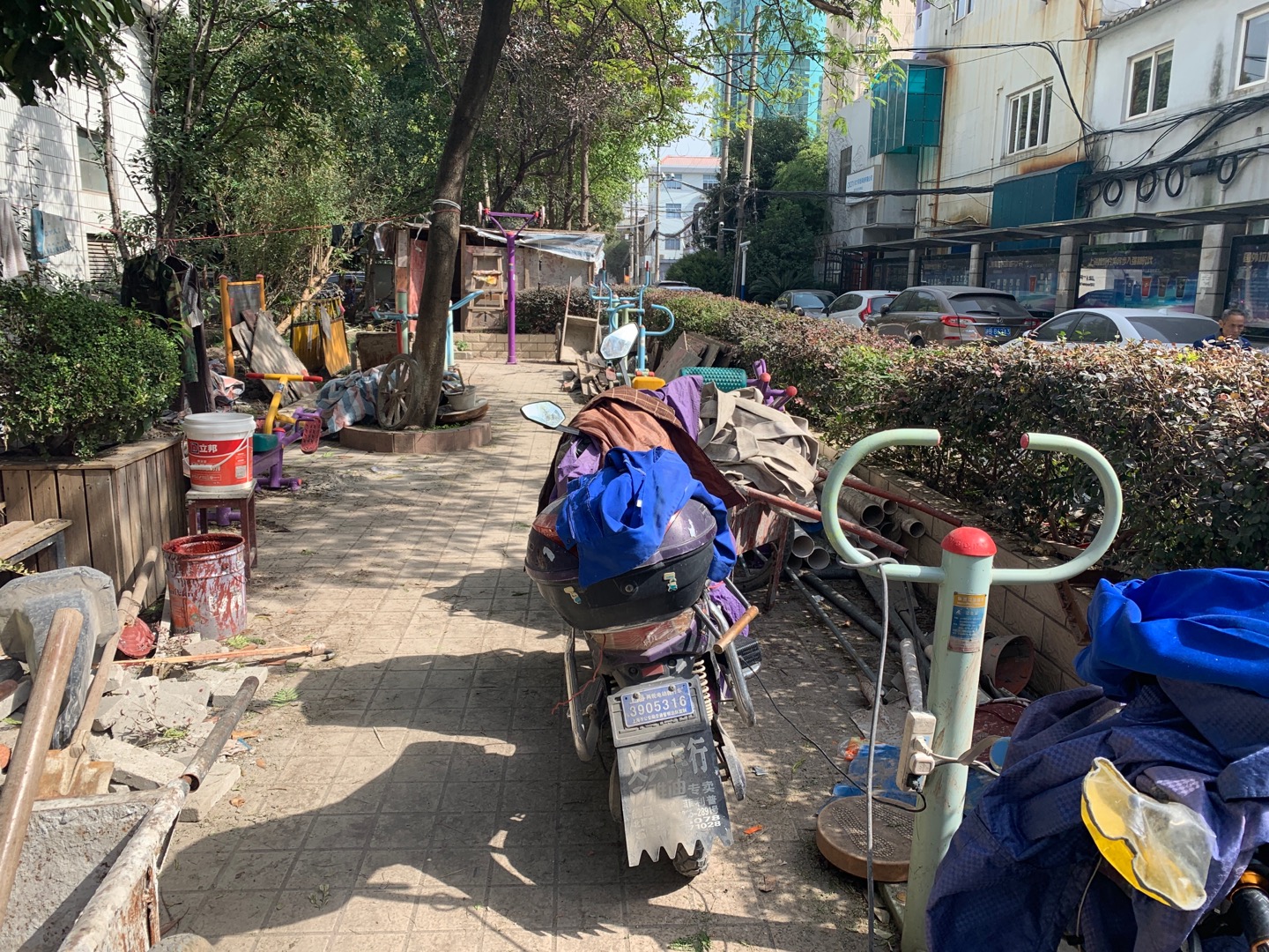 泉東二居委健身點(diǎn)1