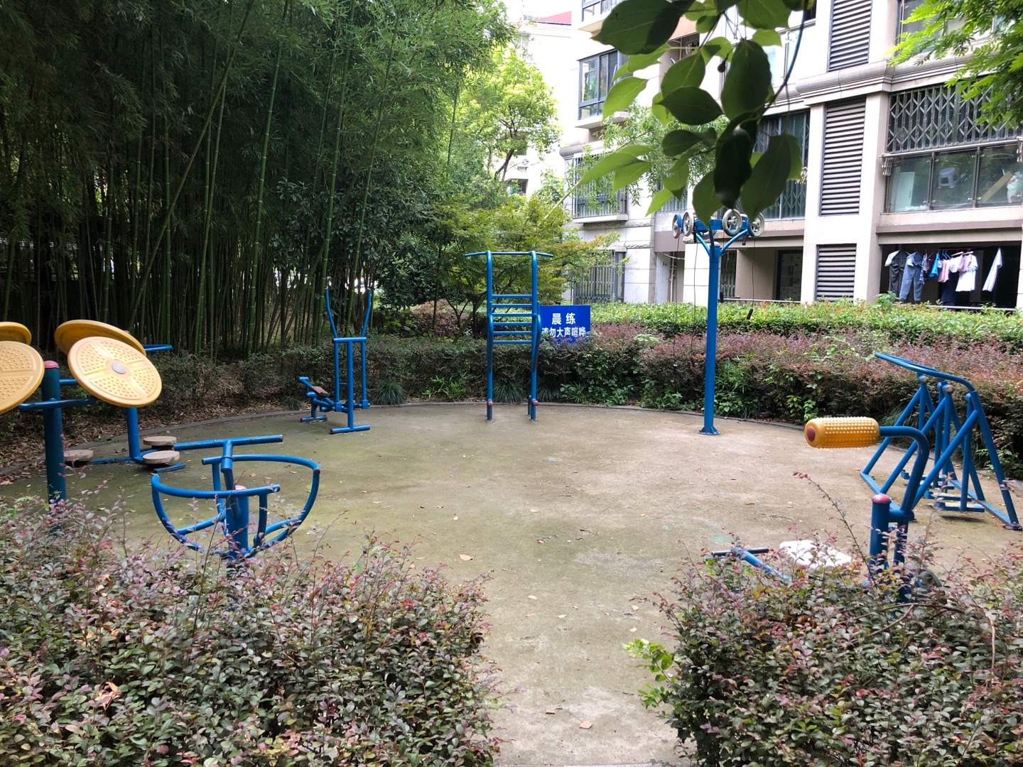 江華社區(qū)張掖路55弄15號(hào)健身點(diǎn)