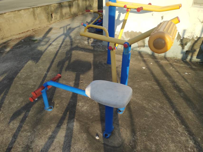 腹背鍛煉器 腹背鍛煉器