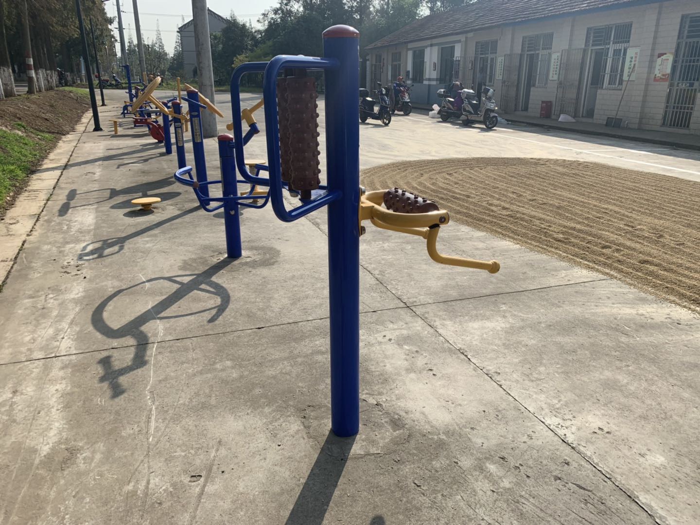 腰背按摩器 腰背按摩器