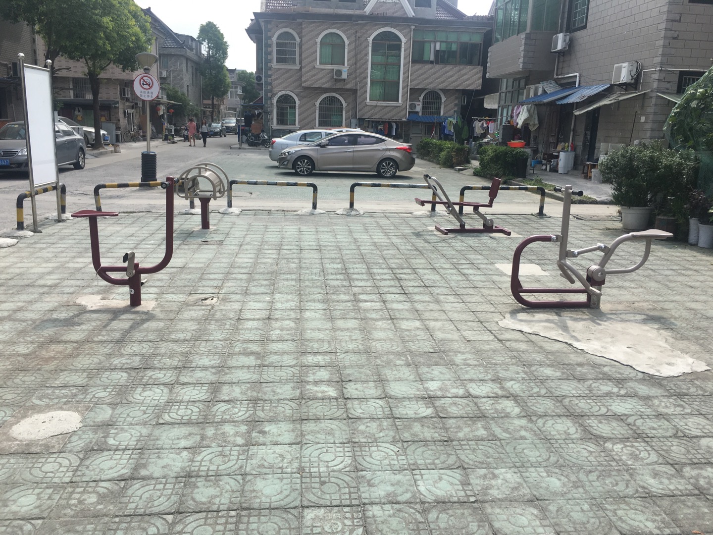 興聯周家小區(qū)益智健身點