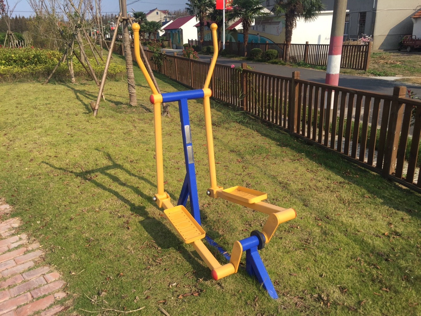 室外橢圓機(jī) 室外橢圓機(jī)