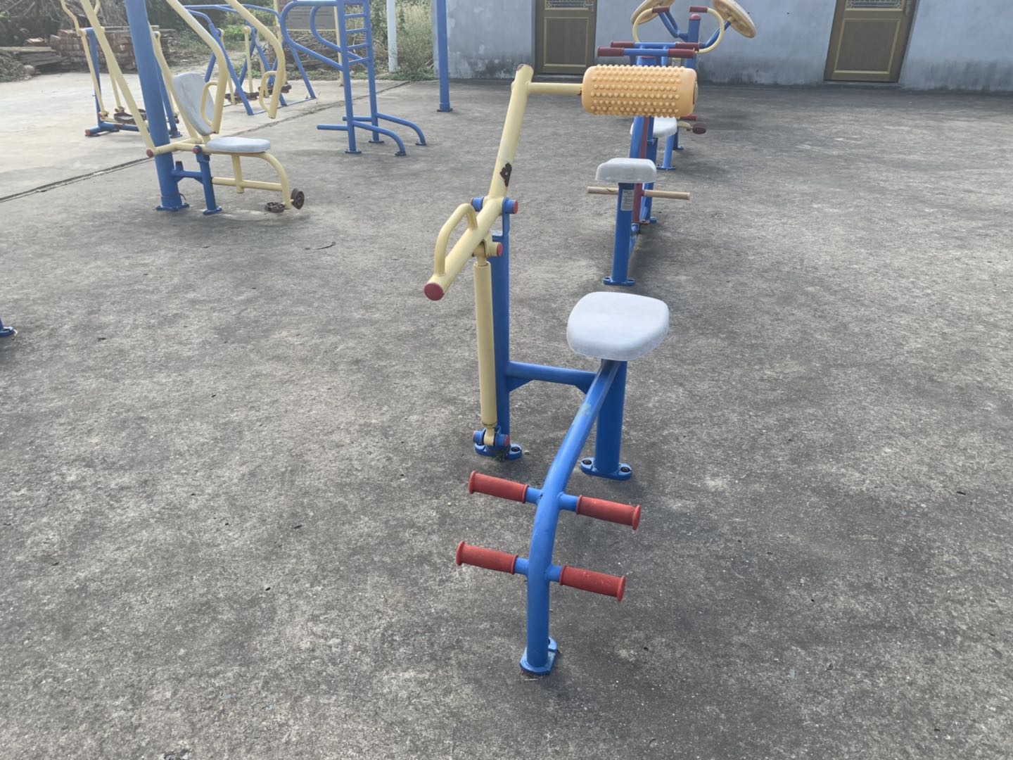 腹背鍛煉器 腹背鍛煉器