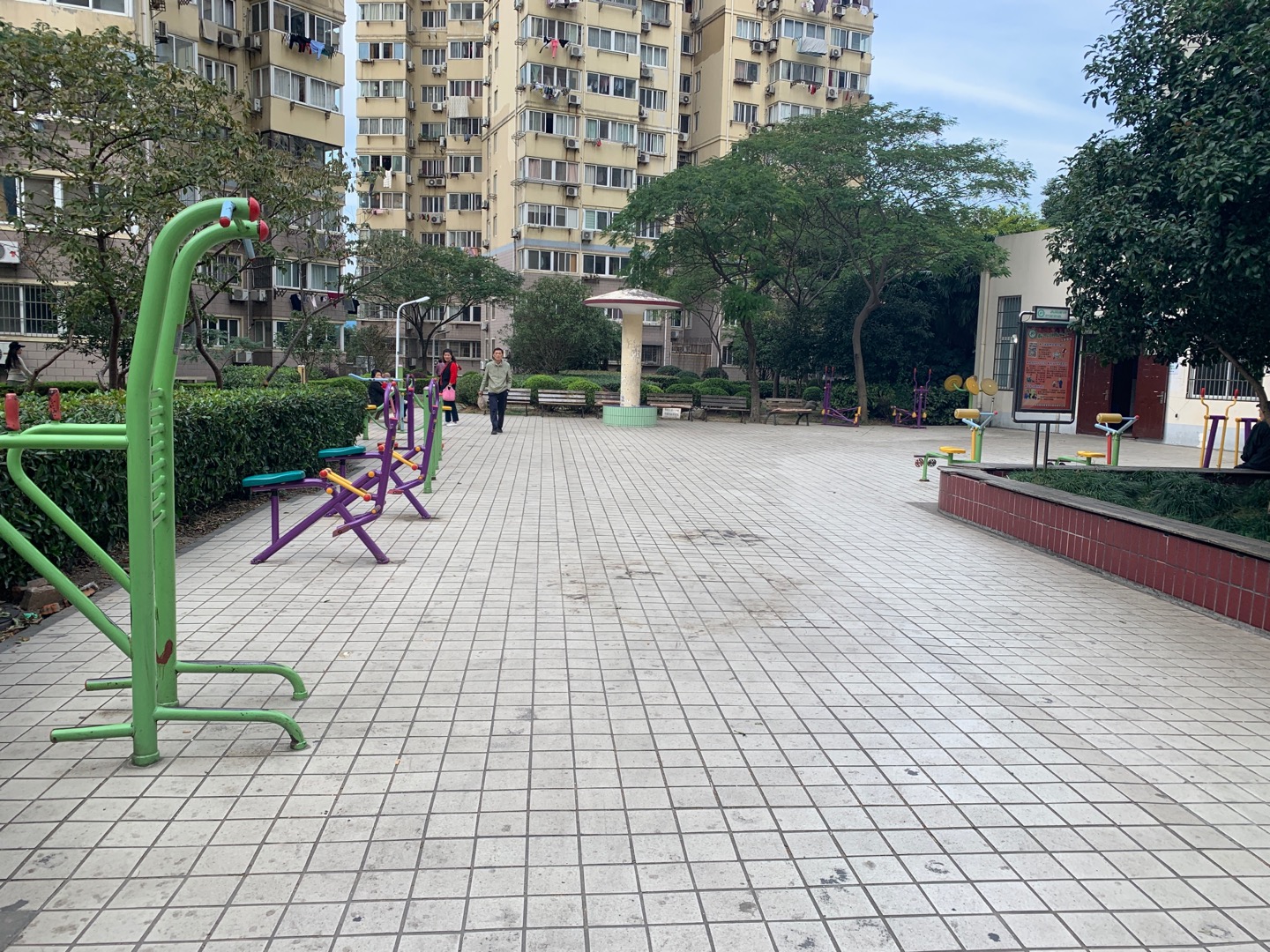 東四居委市民益智健身苑點(diǎn)