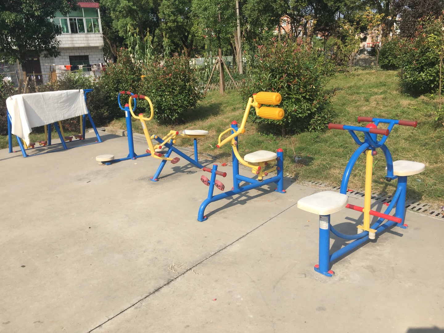 泖港村小泥浜健身點(diǎn)