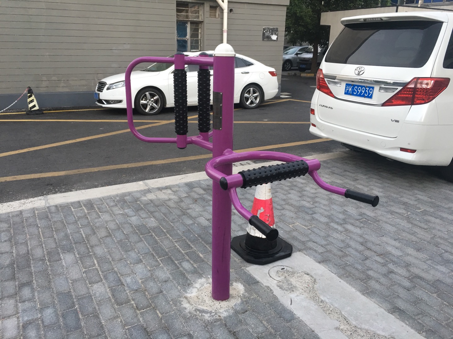 腰背按摩器 腰背按摩器