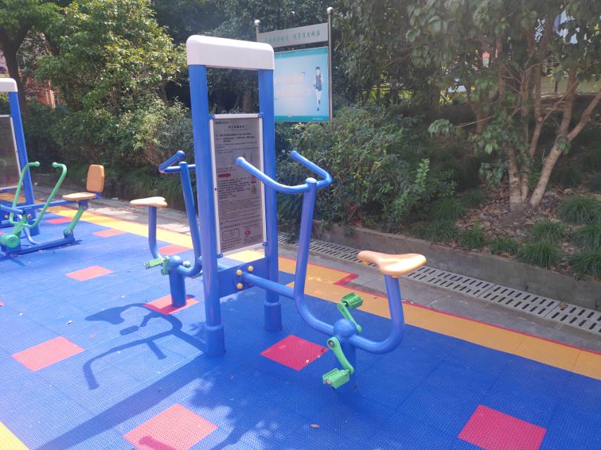 雙立柱健身車 雙立柱健身車